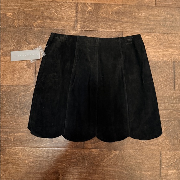 Bagatelle NWT Black Button-Up Scalloped Leather Skirt